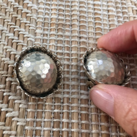 Large Estate sale solid silver clip on earrings - Picture 6 of 7